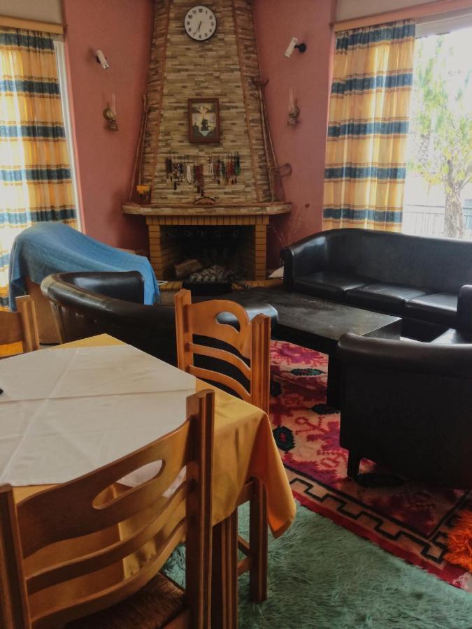 Ξενοδοχείο "Ηραία" Loutra  Exteriér fotografie